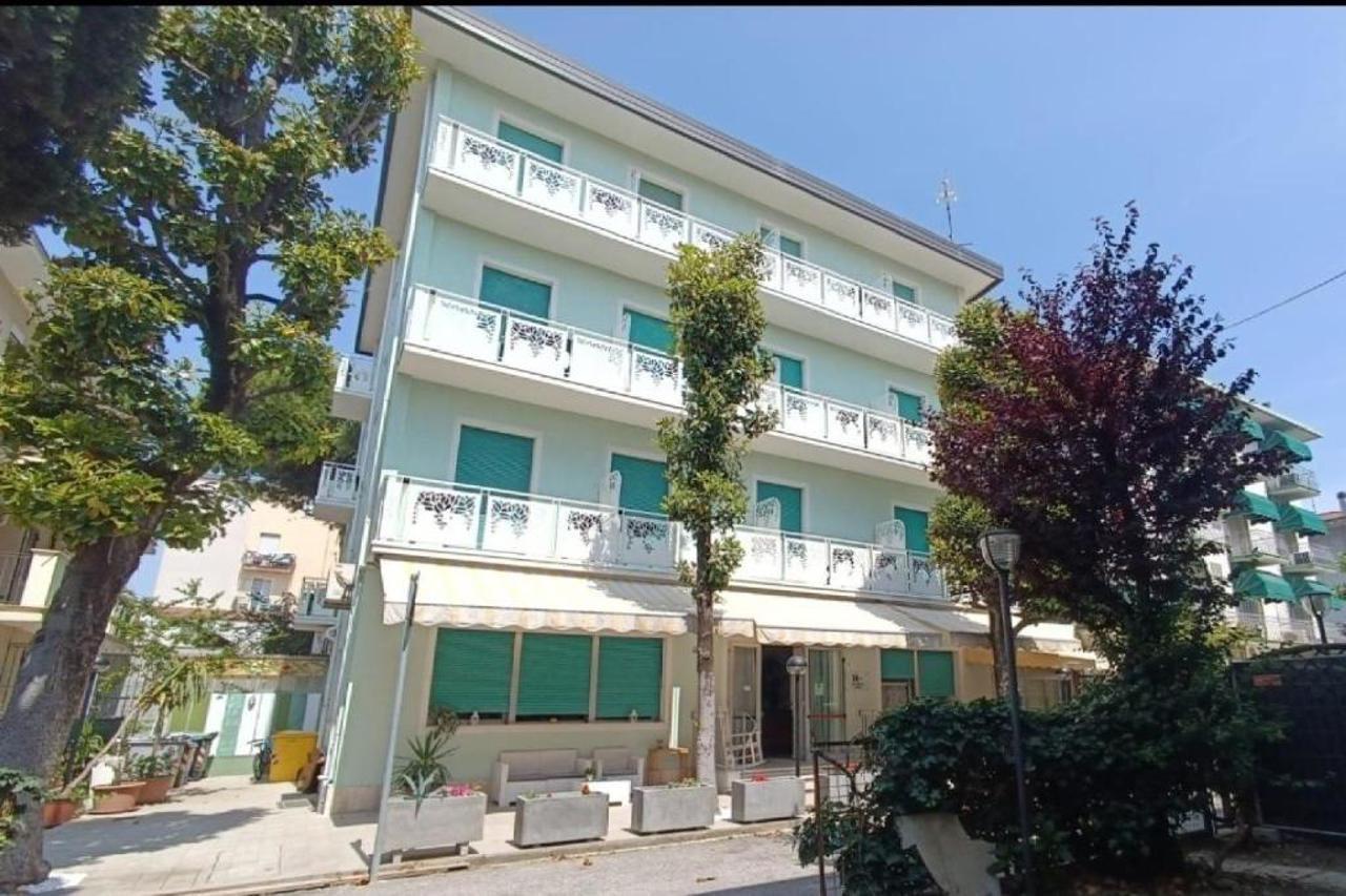 Hotel Sabrina Nord Rimini Esterno foto